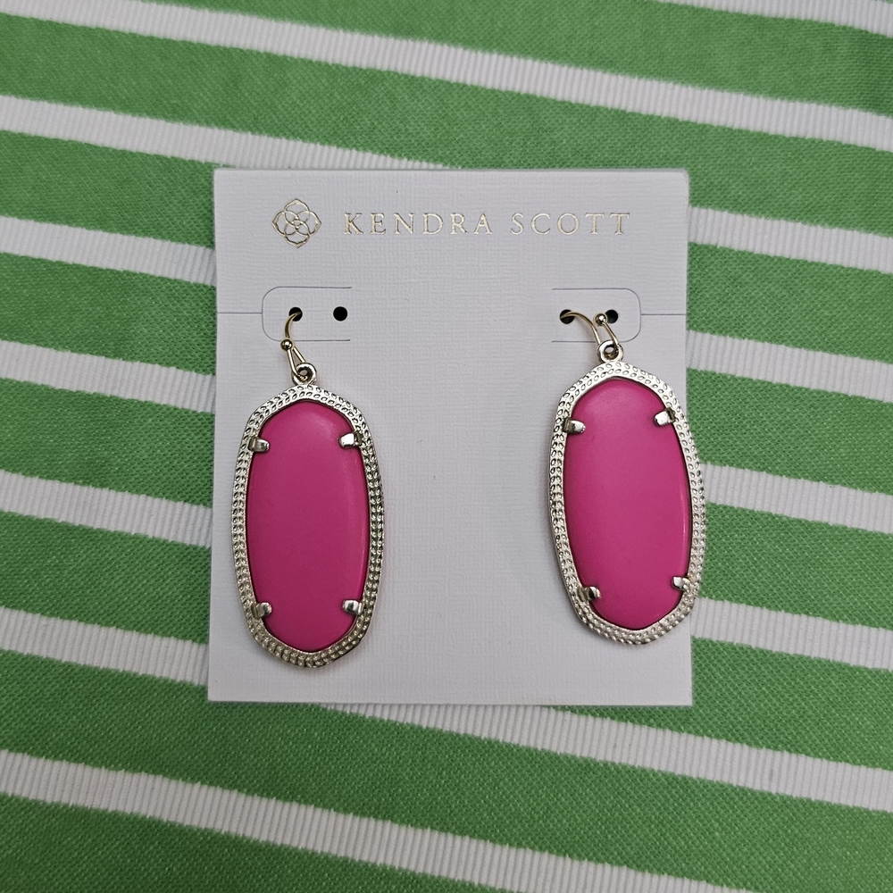 Kendra Scott ELLE gold drop earrings in Magenta Magnesite